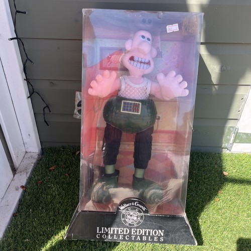 Wallace gromit wrong - &,